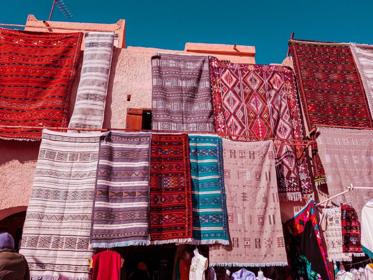 Amazigh Teppich: Symbole und Handwerkskunst